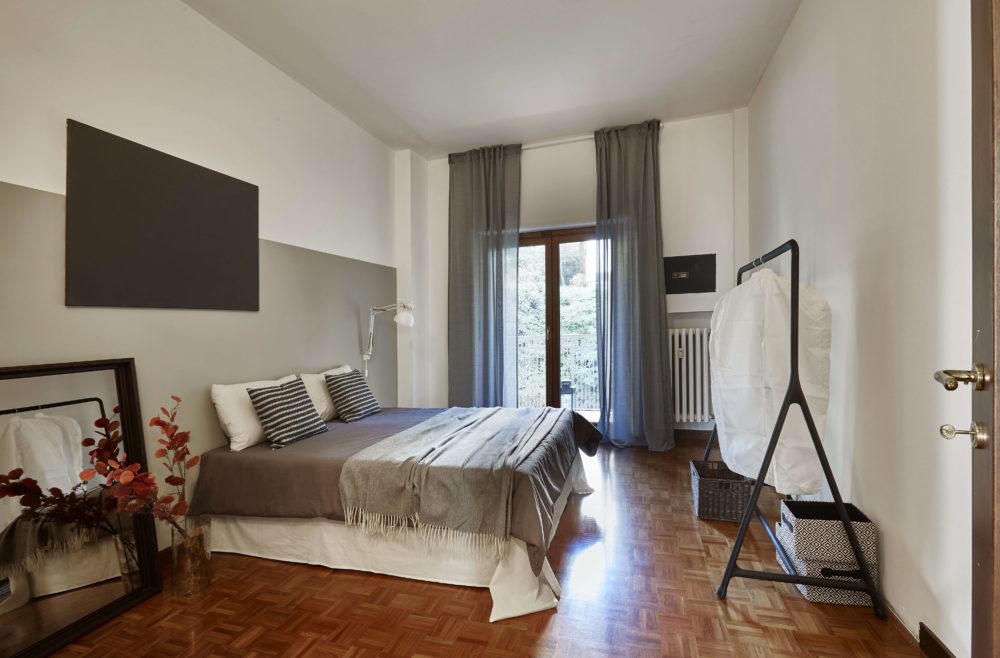 Casa venduta velocemente camera matrimoniale home staging dopo 2 | Forme Vende Case