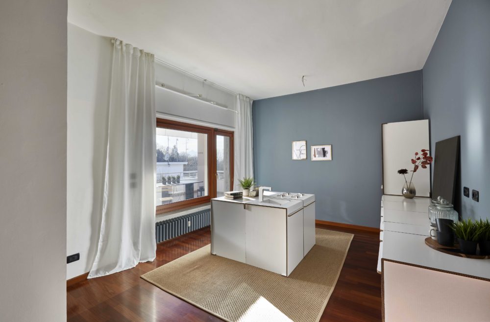 Casa venduta velocemente cucina con isola home staging dopo 1 | Forme Vende Case