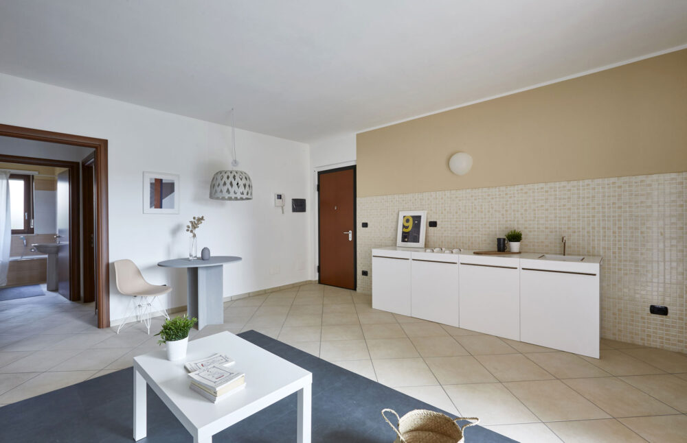 4-Casa-venduta-velocemente-zona-living-home-staging-dopo-Forme-Vende-Case