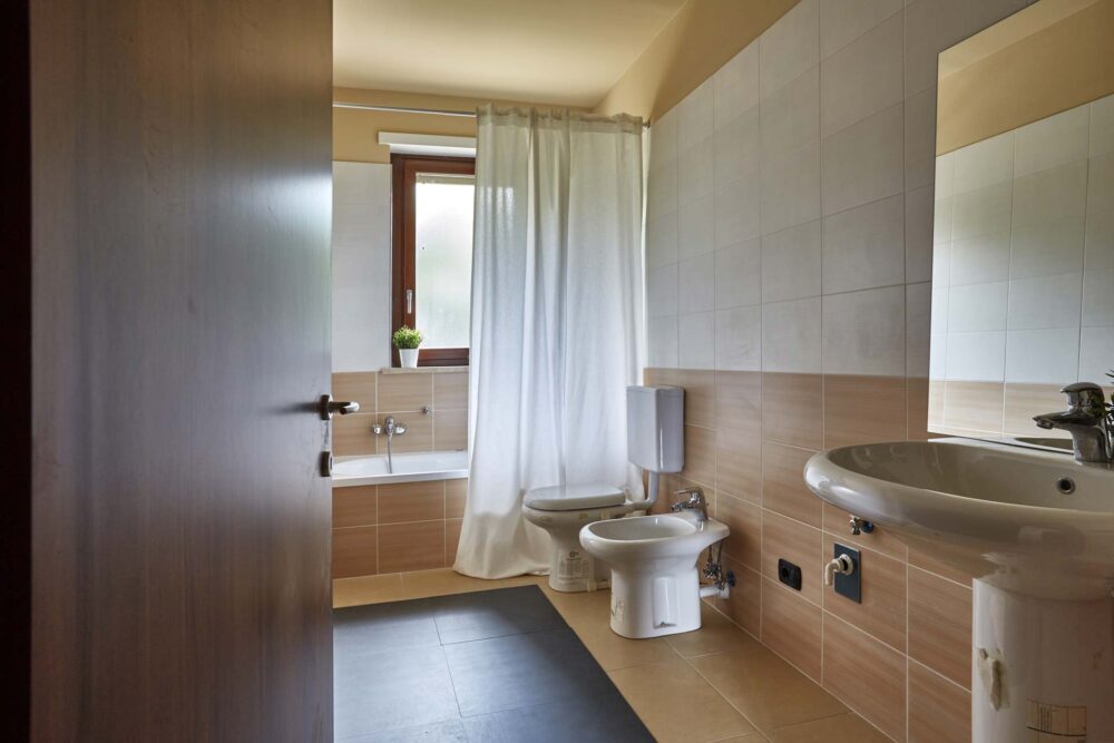 7-Casa-venduta-velocemente-bagno-home-staging-dopo-Forme-Vende-Case