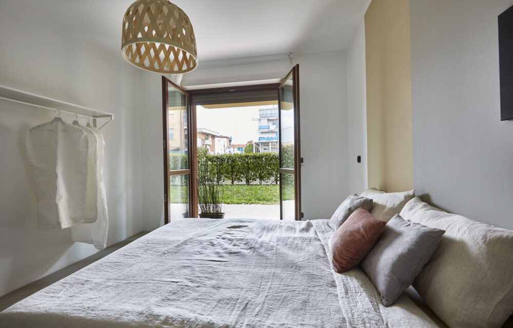 9-Casa-venduta-velocemente-camera-matrimoniale-home-staging-dopo-Forme-Vende-Case